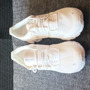 On Cloud Running women's sneakers